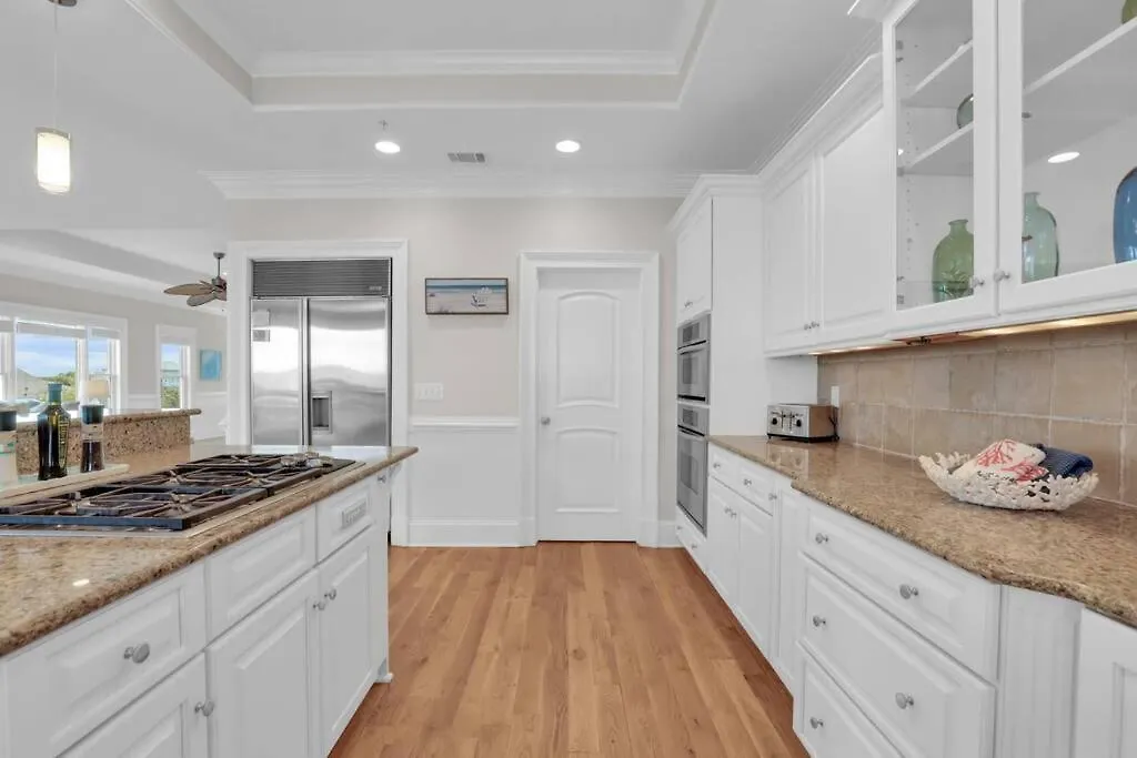 Apartment 5 Bed 5 Bath Luxury Front W/ocean Views