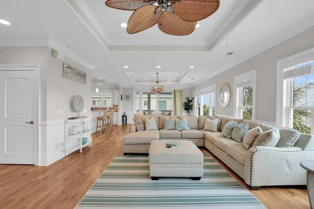 5 Bed 5 Bath Luxury Front W/ocean Views Apartment Tybee Island