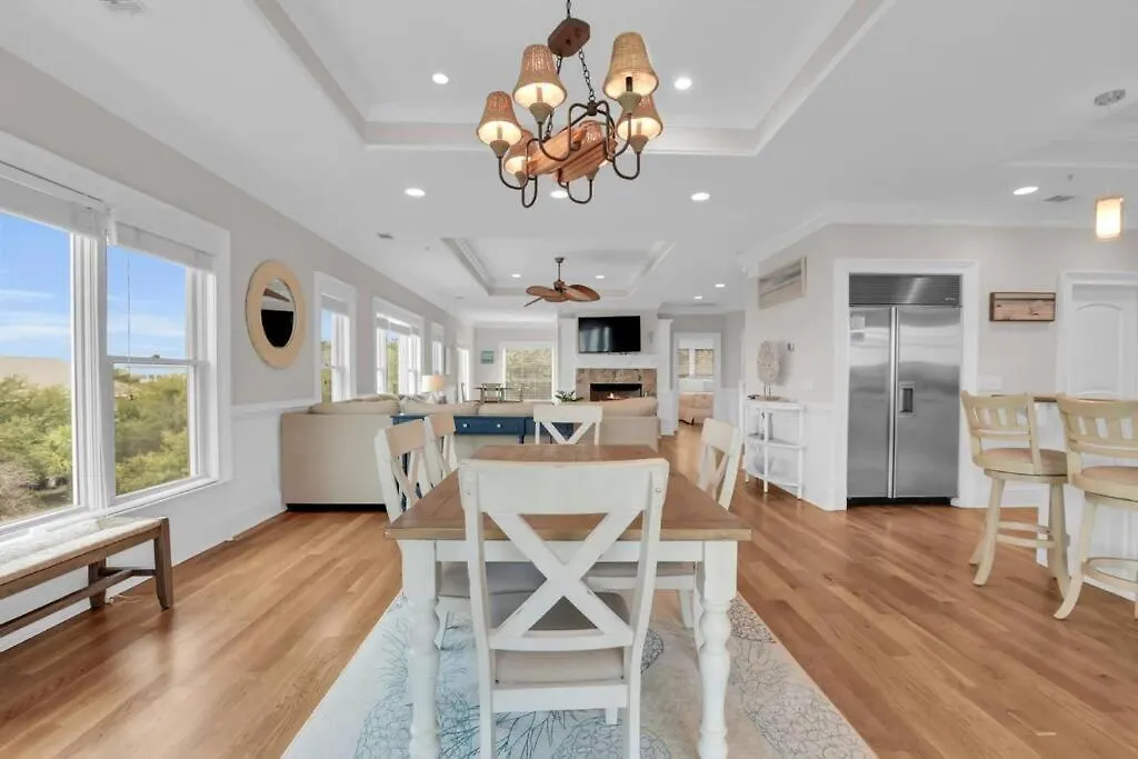 5 Bed 5 Bath Luxury Front W/ocean Views Tybee Island