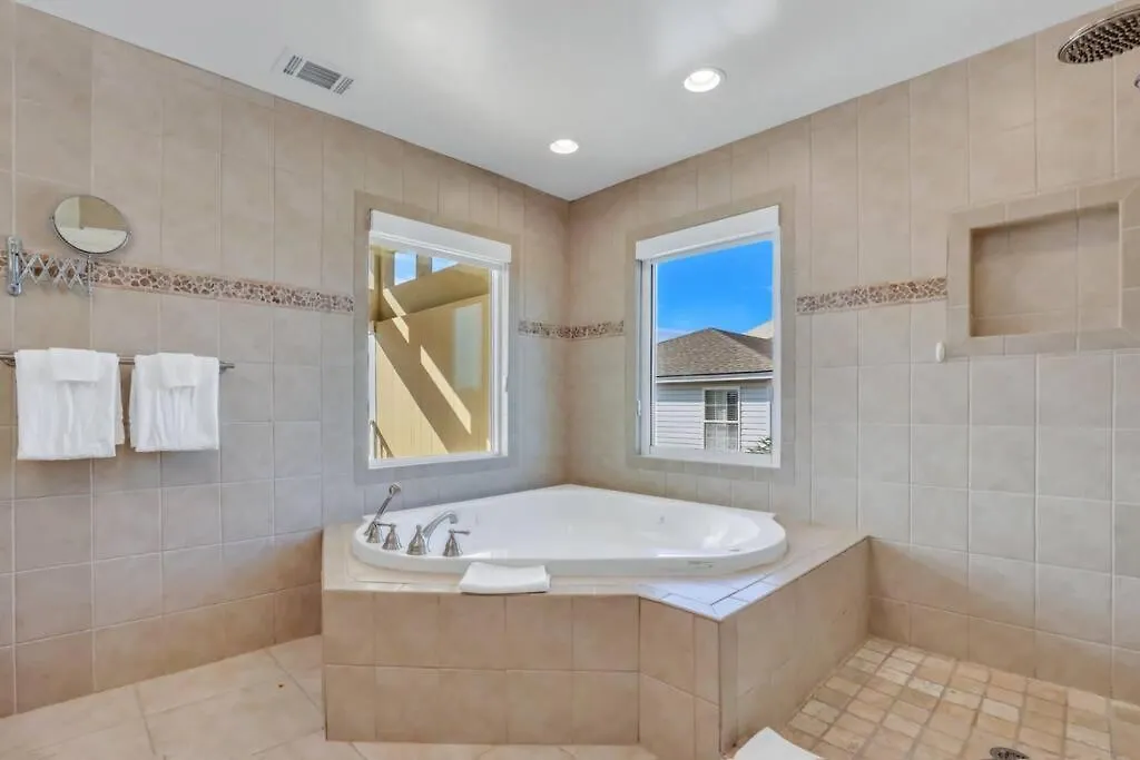 Apartment Luxury 5br W Heated Pool Unbeatable Views Tybee Island