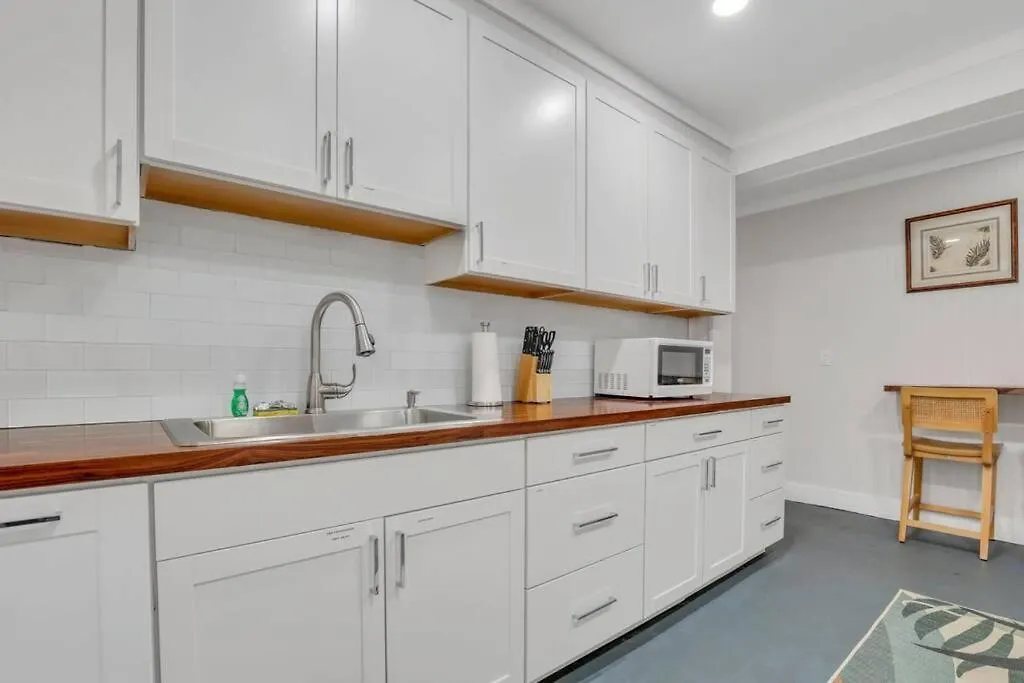 Sandy Feet Retreat Unit B 3 Bedroom Unit Steps To Beach Apartment