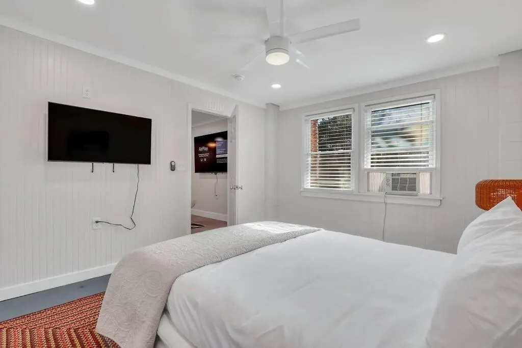 Apartment Sandy Feet Retreat Unit B 3 Bedroom Unit Steps To Beach *
