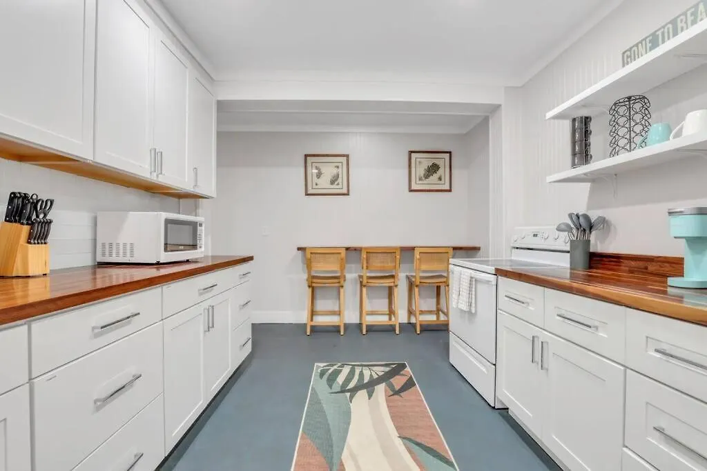Sandy Feet Retreat Unit B 3 Bedroom Unit Steps To Beach