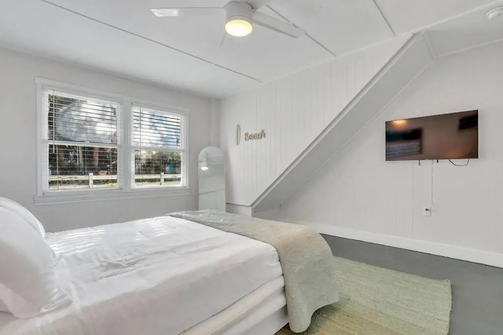 Sandy Feet Retreat Unit B 3 Bedroom Unit Steps To Beach Apartment *