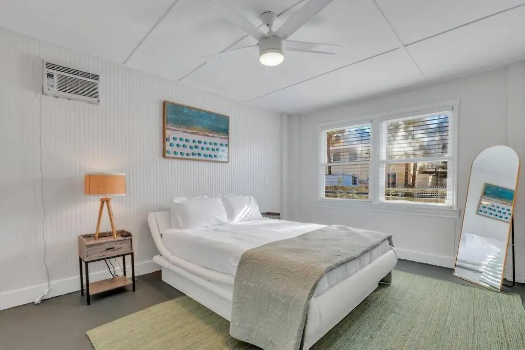 Sandy Feet Retreat Unit B 3 Bedroom Unit Steps To Beach Apartment