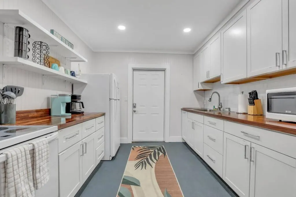 Sandy Feet Retreat Unit B 3 Bedroom Unit Steps To Beach
