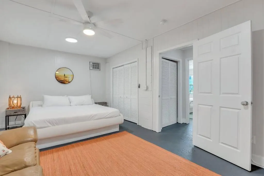 Apartment Sandy Feet Retreat Unit B 3 Bedroom Unit Steps To Beach