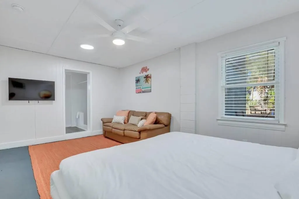 Sandy Feet Retreat Unit B 3 Bedroom Unit Steps To Beach Apartment *
