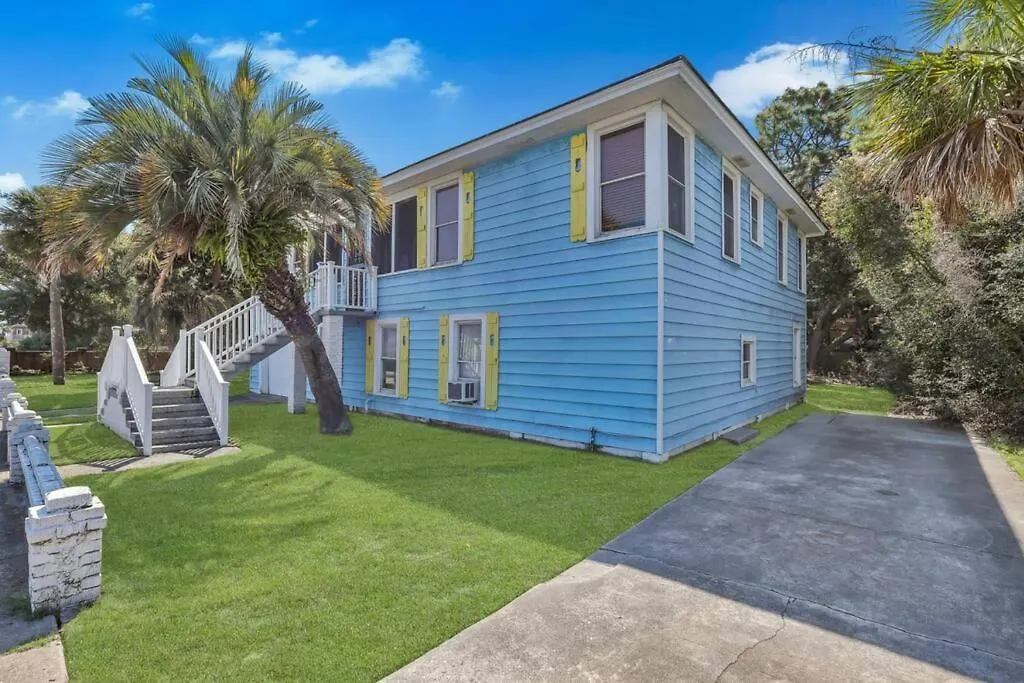 Pineapple By The Sea, 3 Bedroom Home, Steps To Tybee Island
