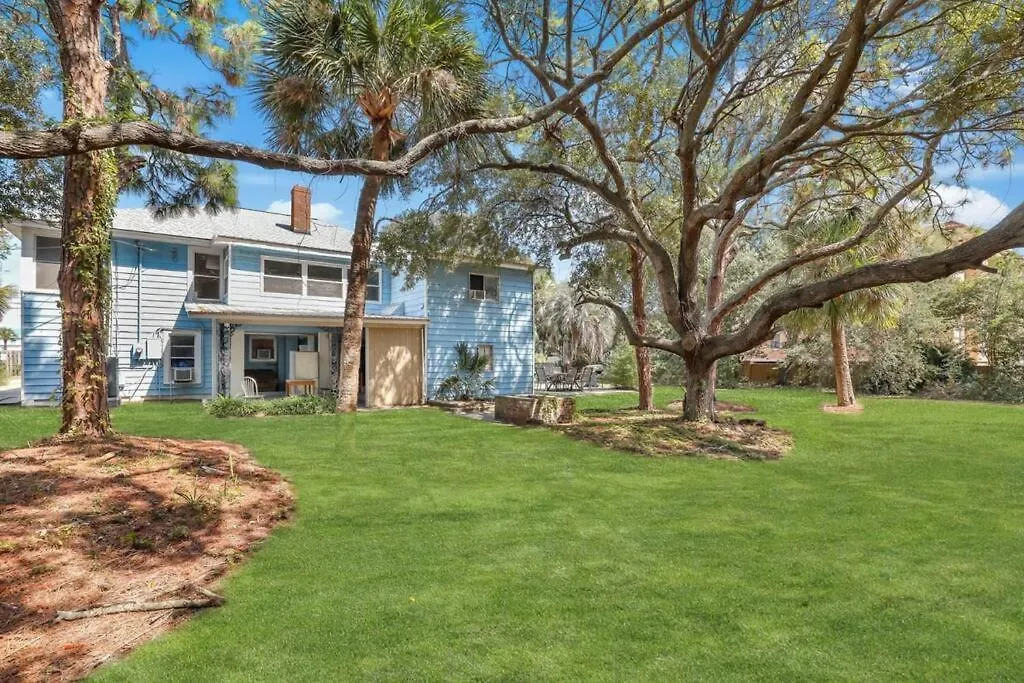 Pineapple By The Sea, 3 Bedroom Home, Steps To *
