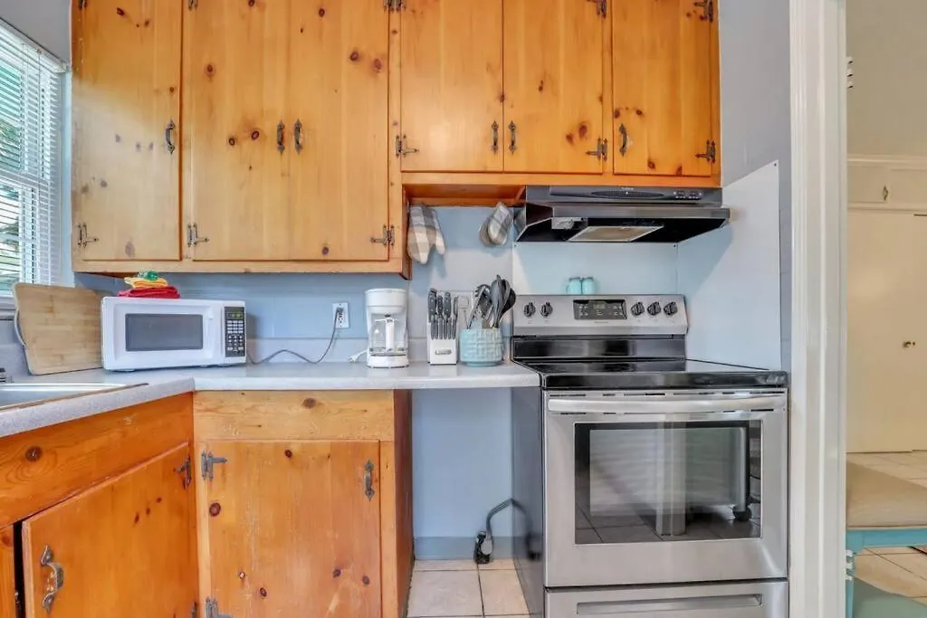 Apartment Gem By The Unit B Walk To Beach, Shops, Bars *