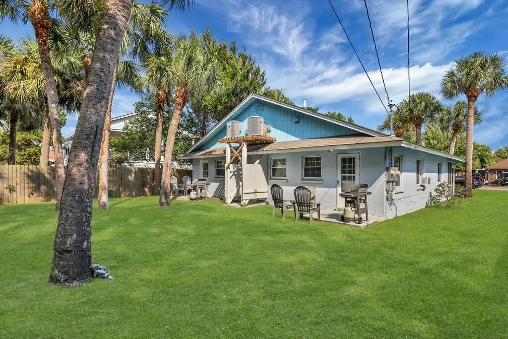 Apartment Gem By The Unit B Walk To Beach, Shops, Bars