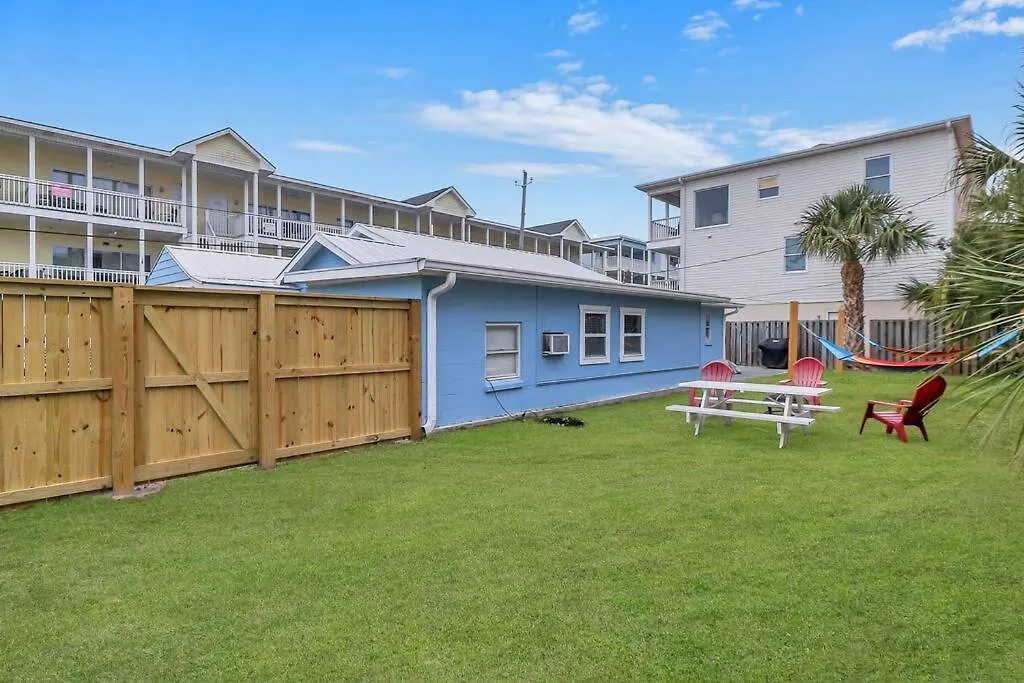 Coconut Crab Cottage: 4 Bedroom Steps From Beach! Tybee Island