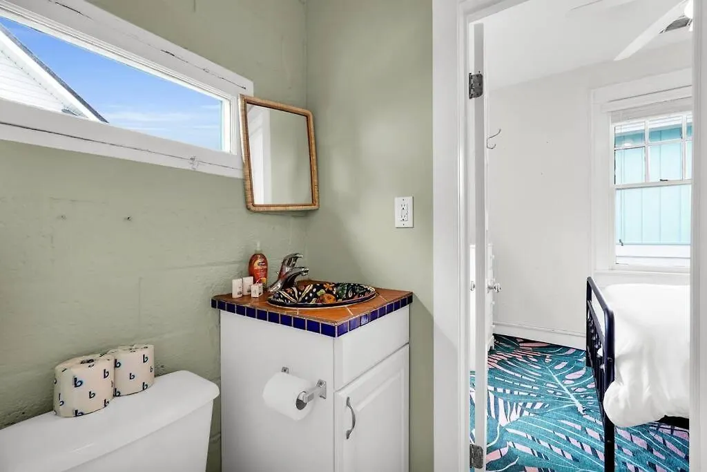 Apartment Splash Upper Unit. Heated Pool Walk To Beach! Tybee Island