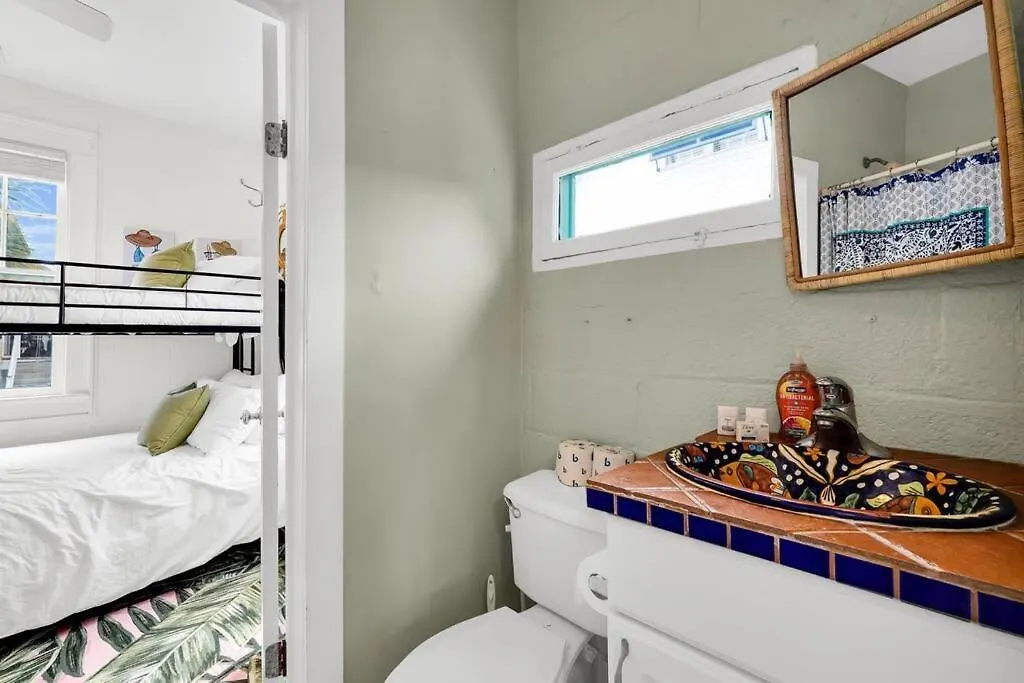 Splash Upper Unit. Heated Pool Walk To Beach! Apartment