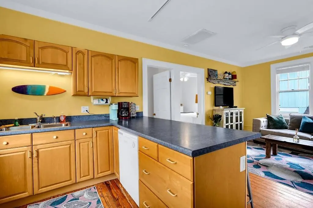 Splash Upper Unit. Heated Pool Walk To Beach! Apartment