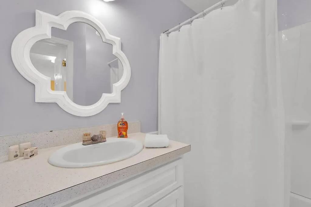 Splash Lower Unit: Heated Pool & Walk To Beach Apartment Tybee Island