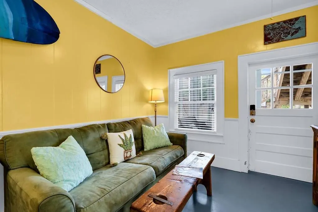 Apartment Splash Lower Unit: Heated Pool & Walk To Beach *