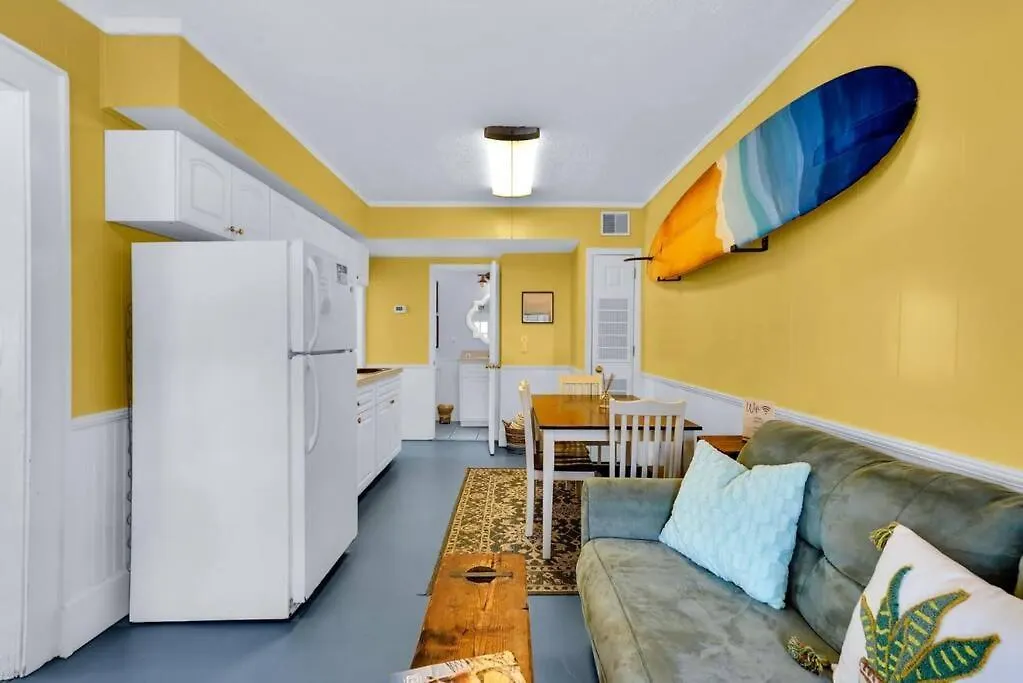 Apartment Splash Lower Unit: Heated Pool & Walk To Beach Tybee Island
