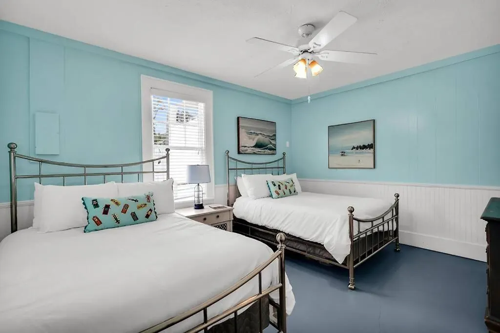Apartment Splash Lower Unit: Heated Pool & Walk To Beach