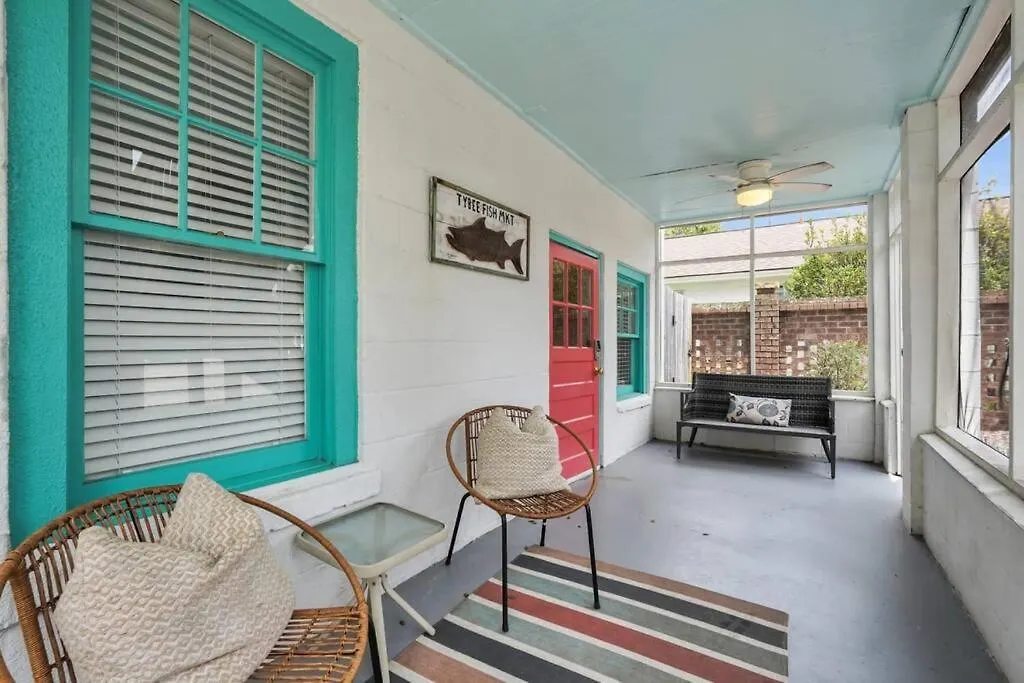 Splash Lower Unit: Heated Pool & Walk To Beach Apartment *