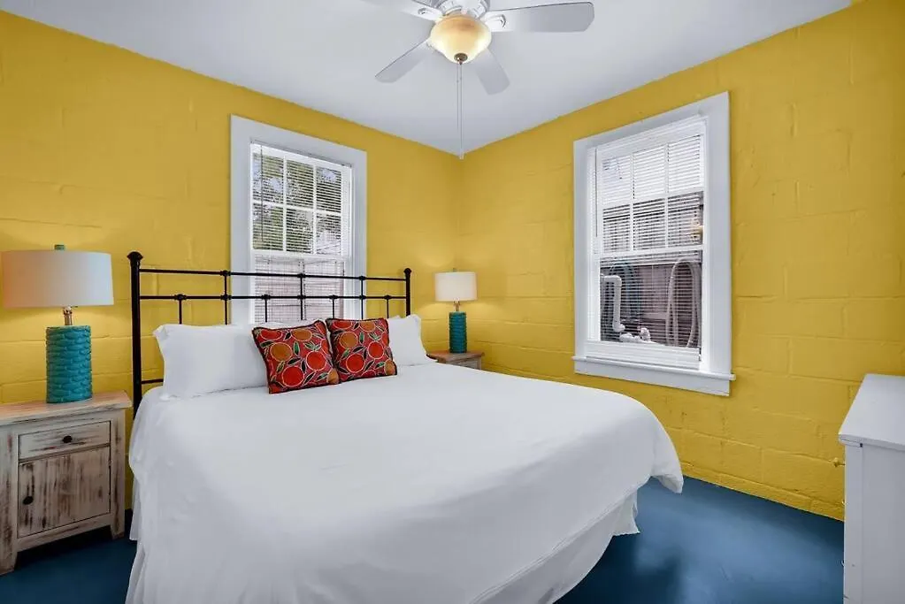 Apartment Splash Lower Unit: Heated Pool & Walk To Beach