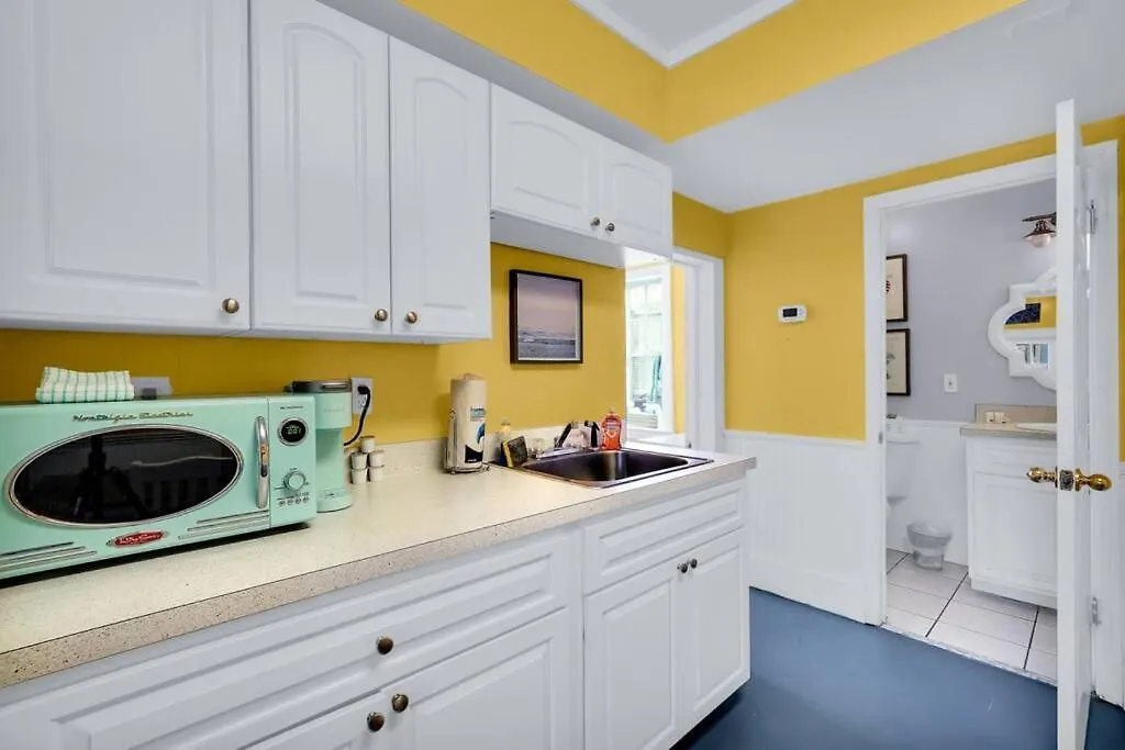 Splash Lower Unit: Heated Pool & Walk To Beach *