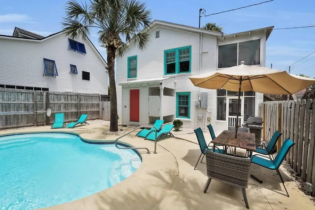 Splash Lower Unit: Heated Pool & Walk To Beach Apartment *