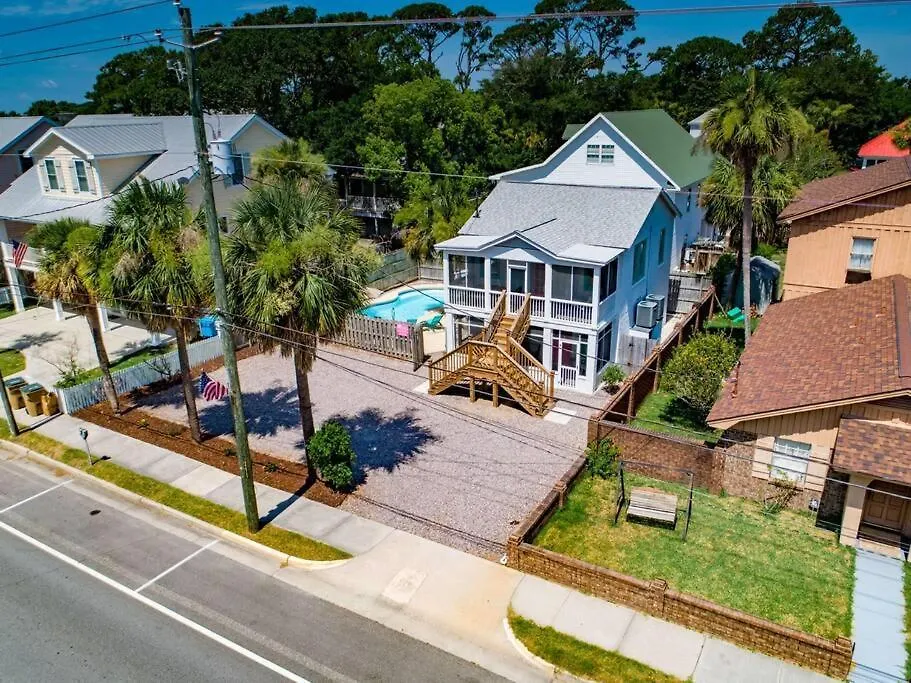 Apartment Splash Lower Unit: Heated Pool & Walk To Beach