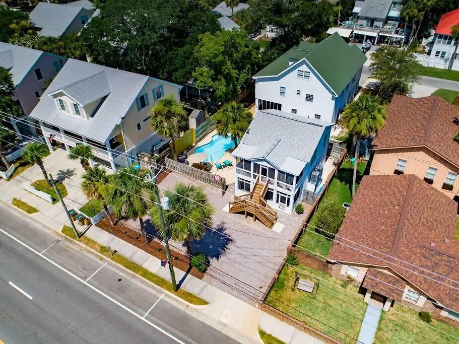Splash Lower Unit: Heated Pool & Walk To Beach Apartment