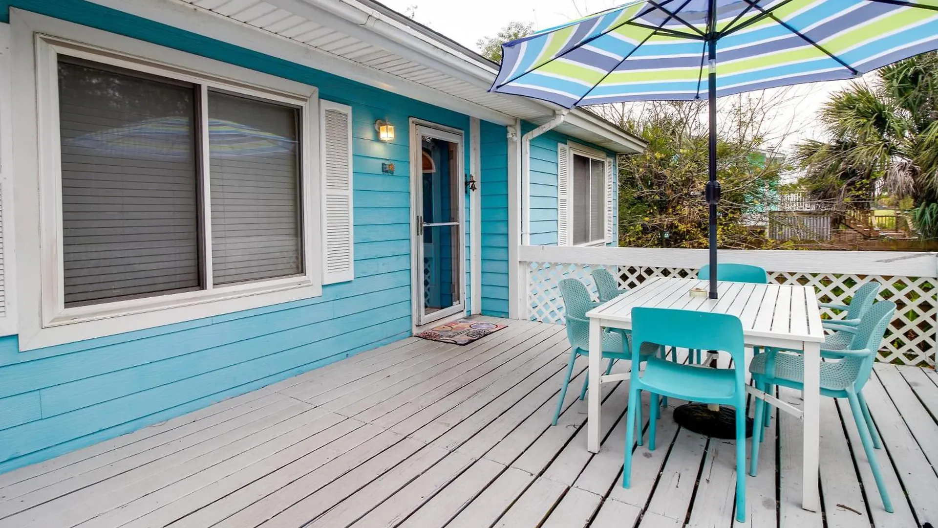 Holiday home Beach House With Deck And Game *