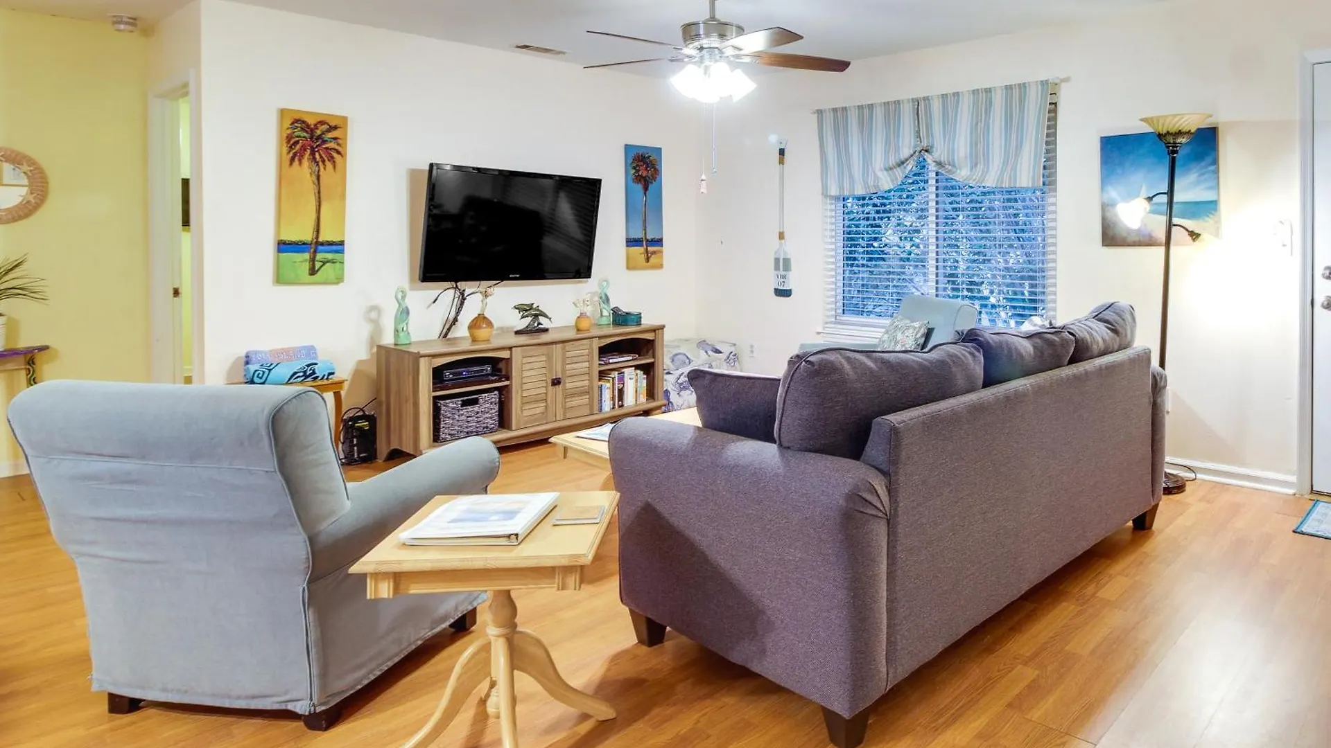 Beach House With Deck And Game