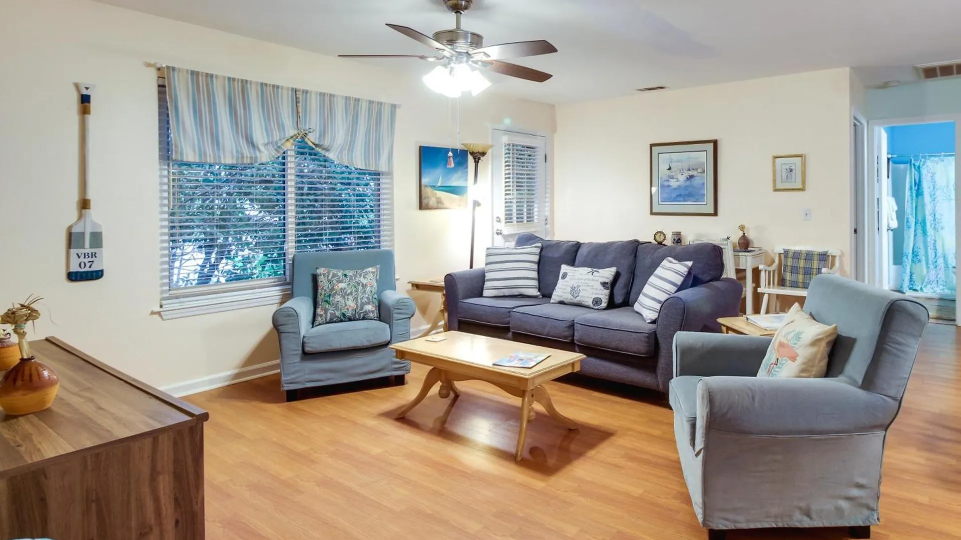 Beach House With Deck And Game Holiday home Tybee Island