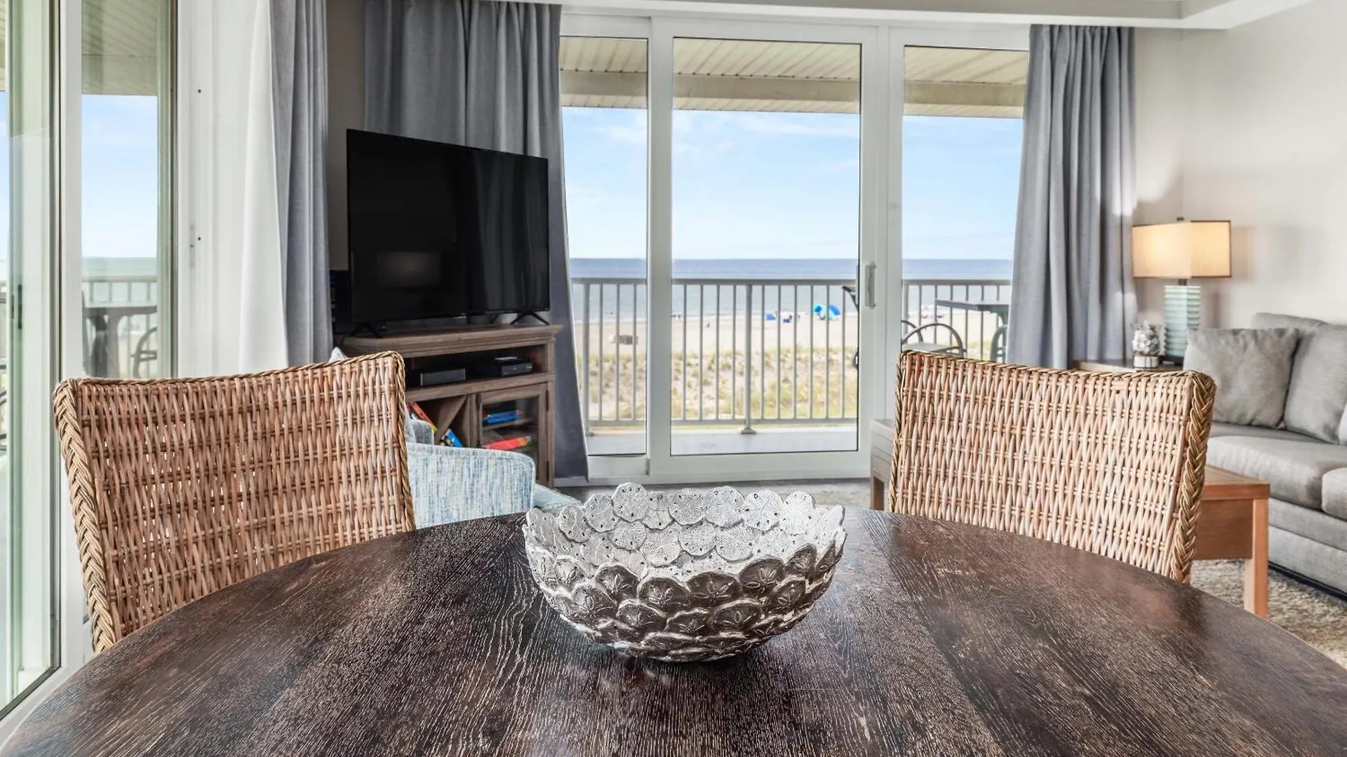 Apartment Ocean Song 331 *