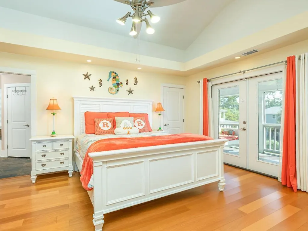 Harrisons Hideaway * Tybee Island