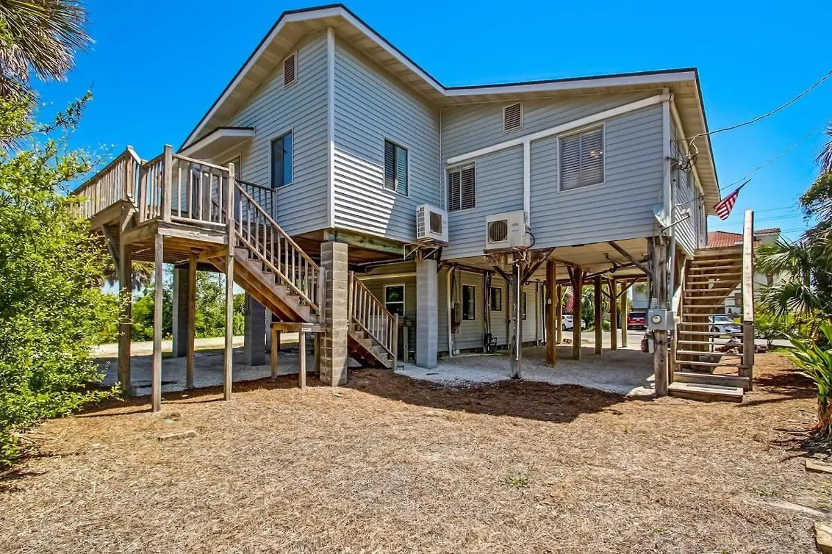 Vacation Walk To Dining&shopping-2 Units Holiday home