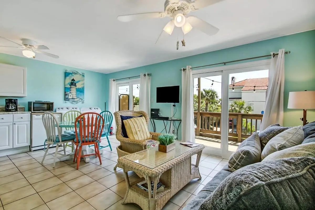 Holiday home Vacation Walkable To Dining&shopping-unit B