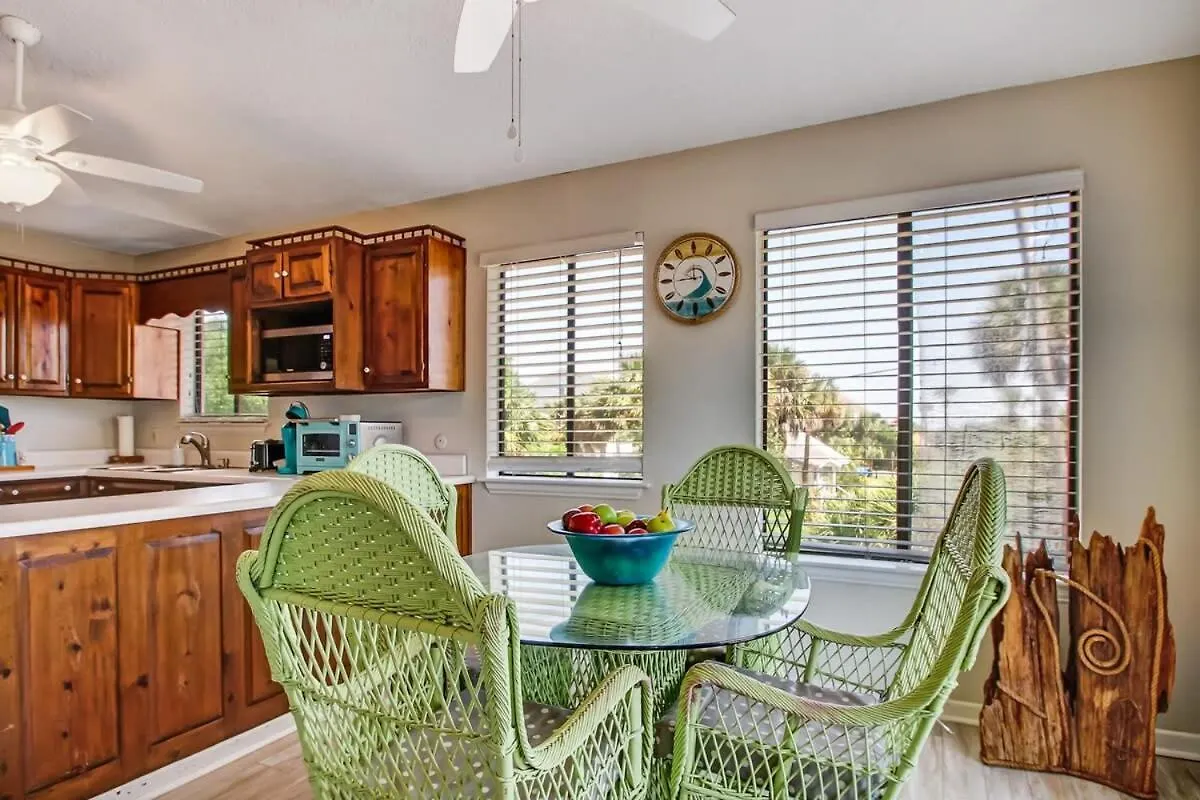 Vacation Walkable To Dining&shopping-unit C * Tybee Island