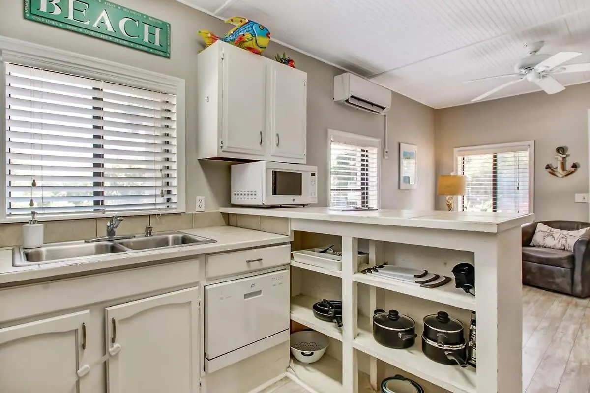 Vacation Walkable To Dining&shopping-unit A Holiday home *