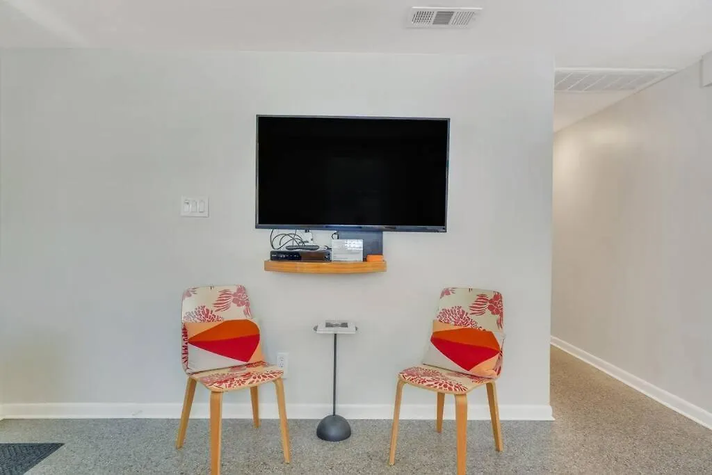 The Mary Ann 3br House, Private Pool Apartment *