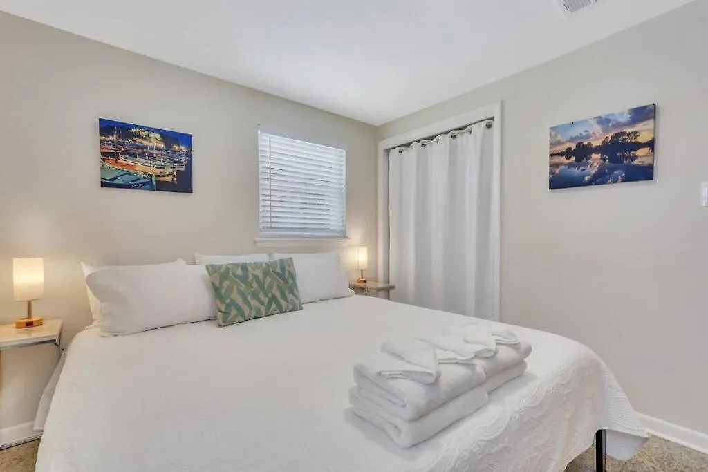Apartment The Mary Ann 3br House, Private Pool *