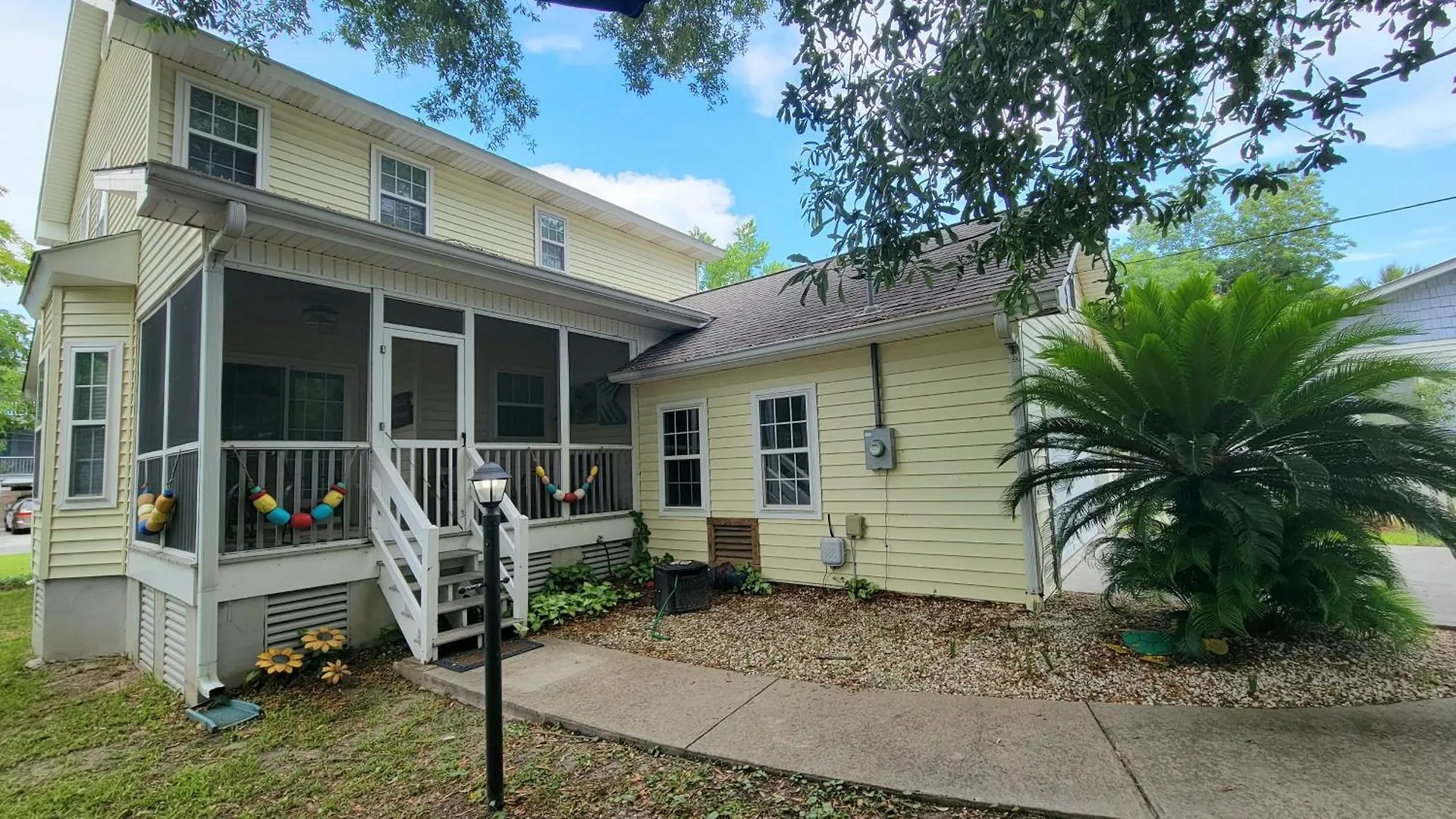 2nd Ave - Close To & Downtown Tybee By Tybee Vacation Holiday home