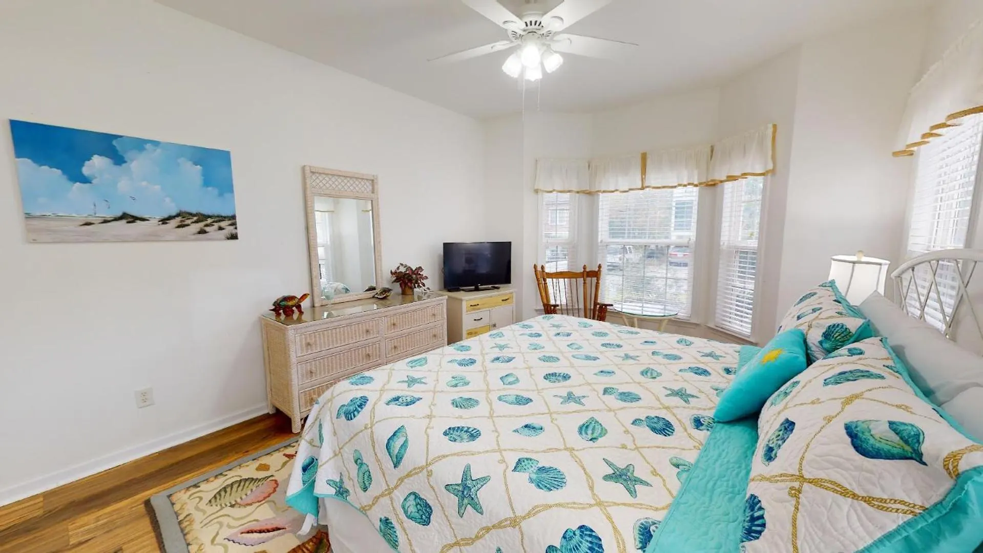 2nd Ave - Close To & Downtown Tybee By Tybee Vacation Holiday home