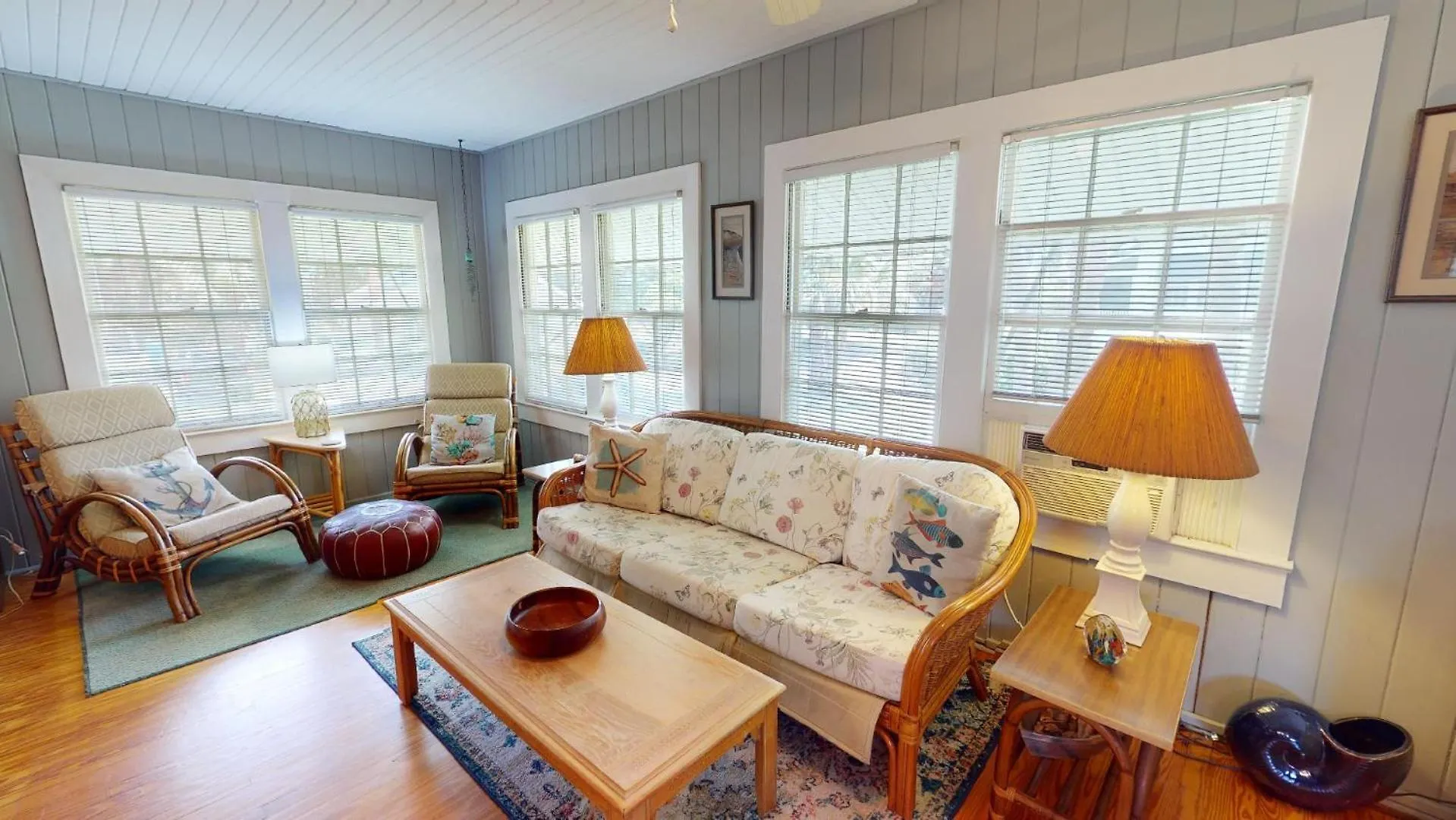 2nd Avenue - Classic Tybee House By Tybee Vacation Holiday home