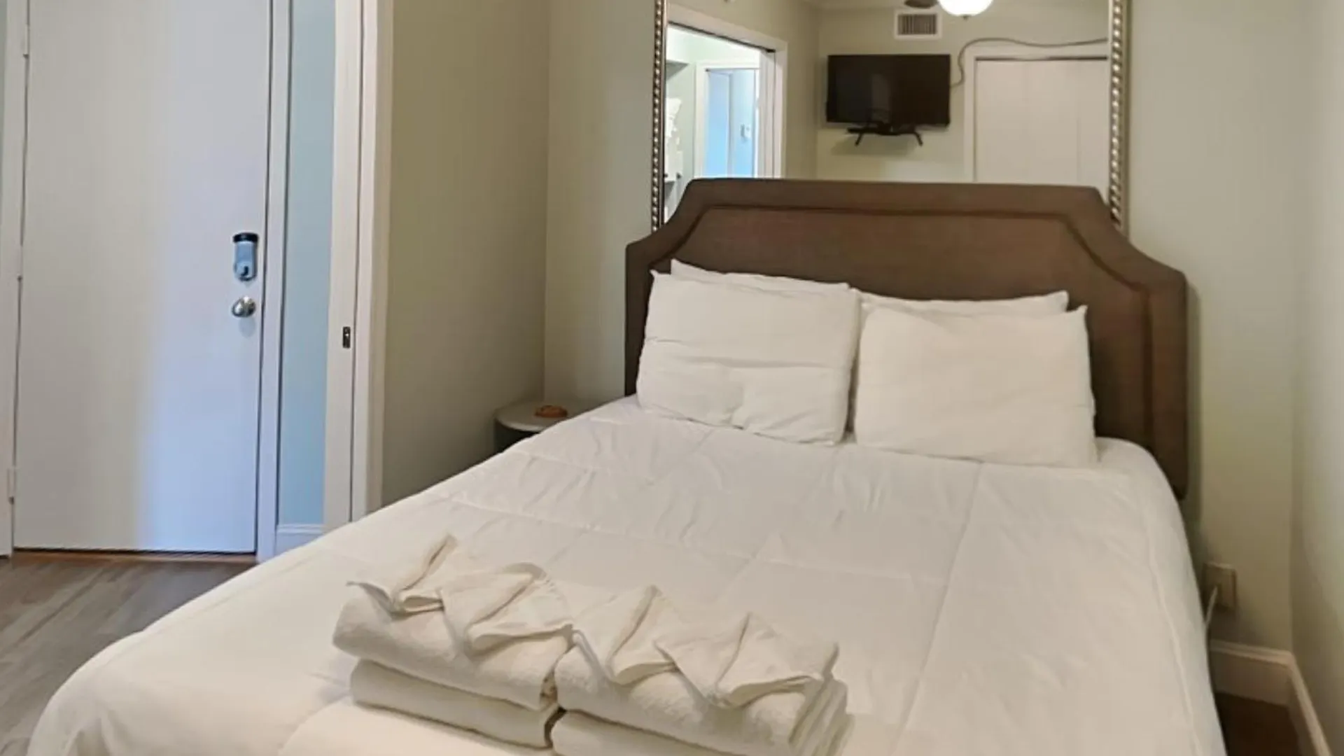 Racquet A209 Apartment *