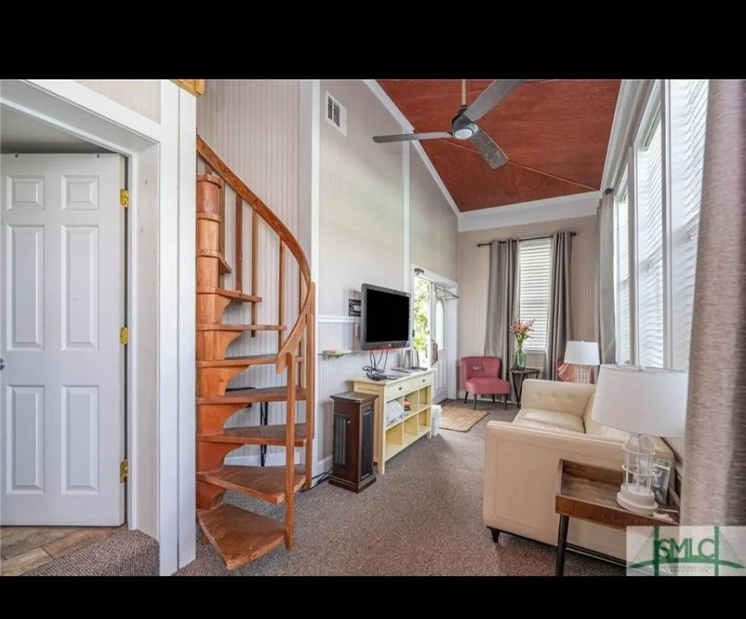 Tybee Island Inn Bed & Breakfast Bed & Breakfast