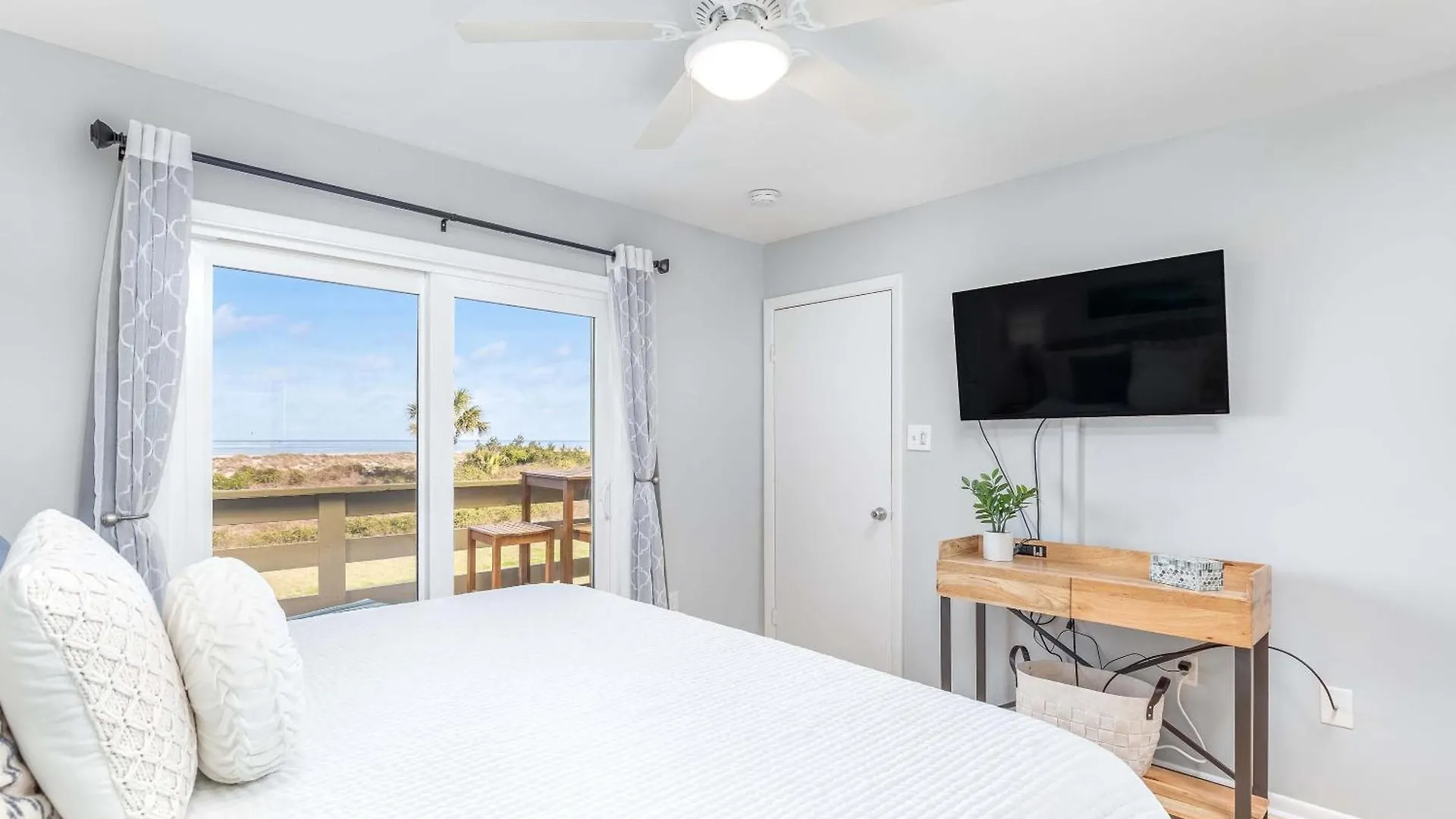 Apartment Lighthouse Point 25a
