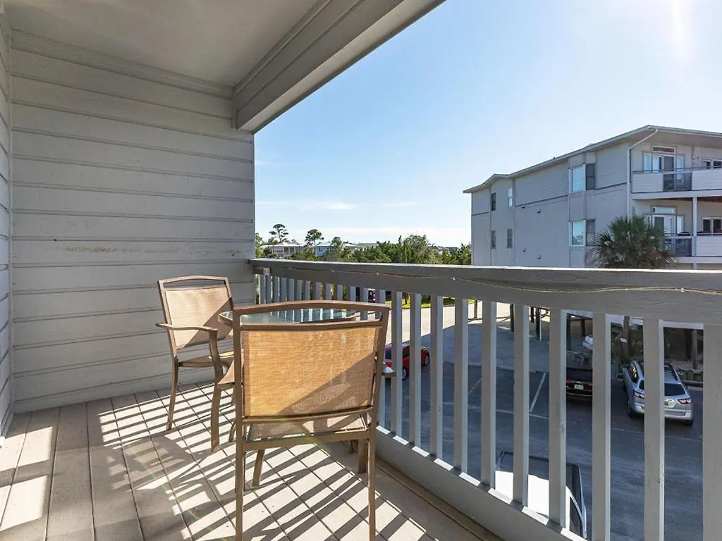 Racquet B202 Apartment