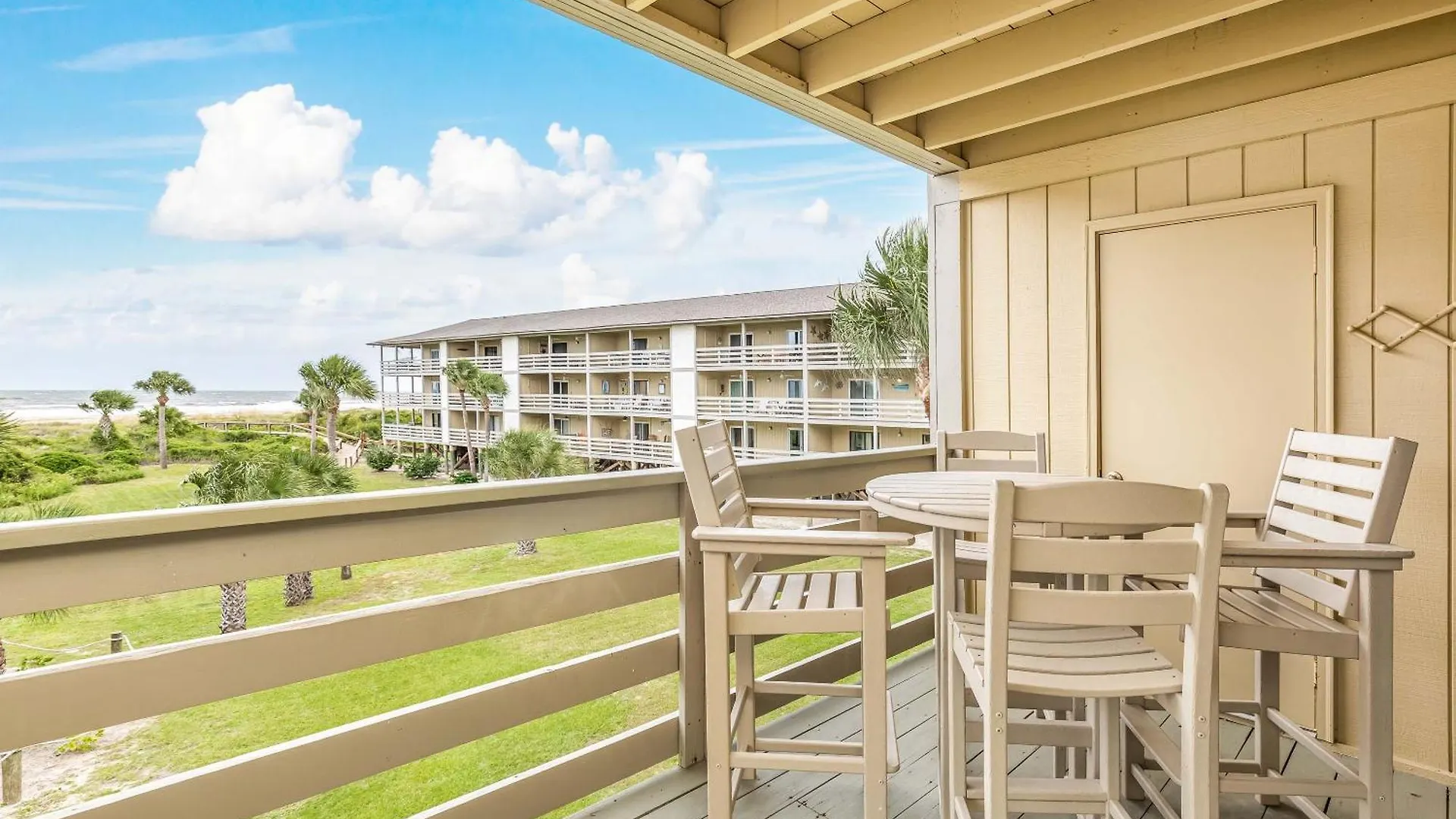 Apartment Lighthouse Point 29b