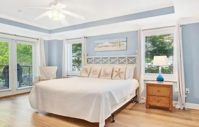 3 Bed Block To 2 Pools Hot Tub * Tybee Island